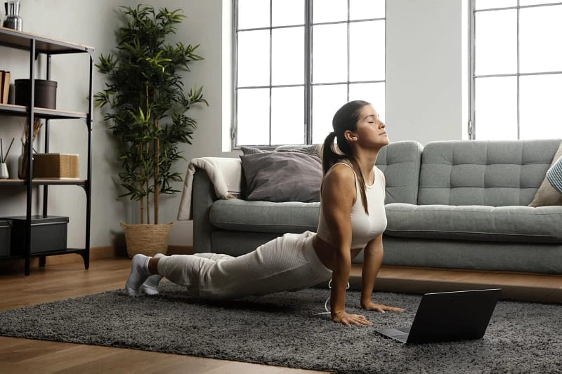 Sport à la maison : 8 exercices pour se remettre en forme sans matériel