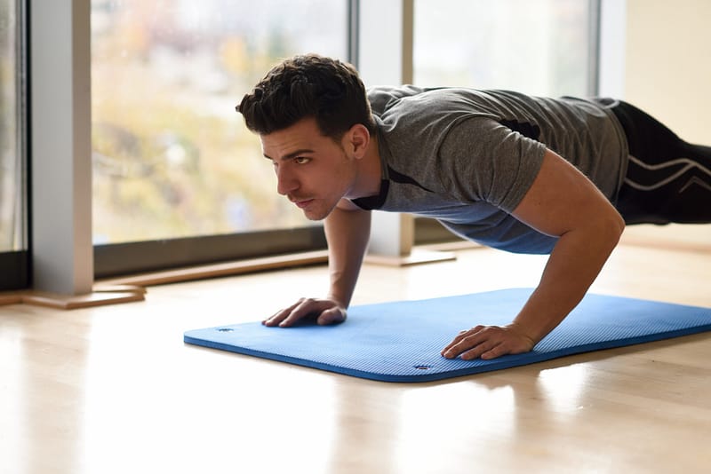 Les 5 meilleurs exercices maison pour brûler des calories
